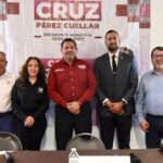 Candidato Cruz Pérez Cuéllar se reúne profesionales de la construcción y desarrollo urbano
