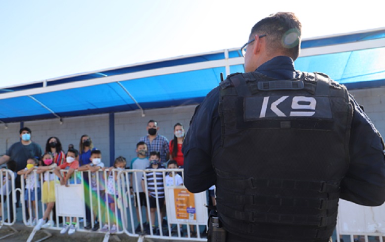Presentan a niñas y niños el trabajo del equipo K9 de la Policía Municipal