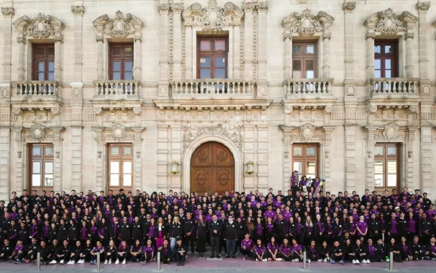 Abandera César Jáuregui a deportistas y entrenadores rumbo a Juegos Nacionales Conade 2022