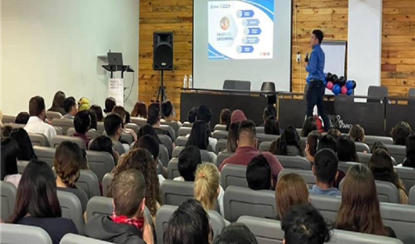 Sensibiliza Policía Cibernética del Municipio a alumnos universitarios sobre sexting y grooming